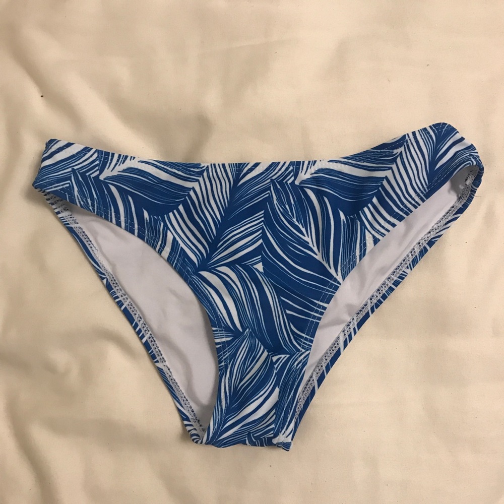 Blue patterned bikini bottoms